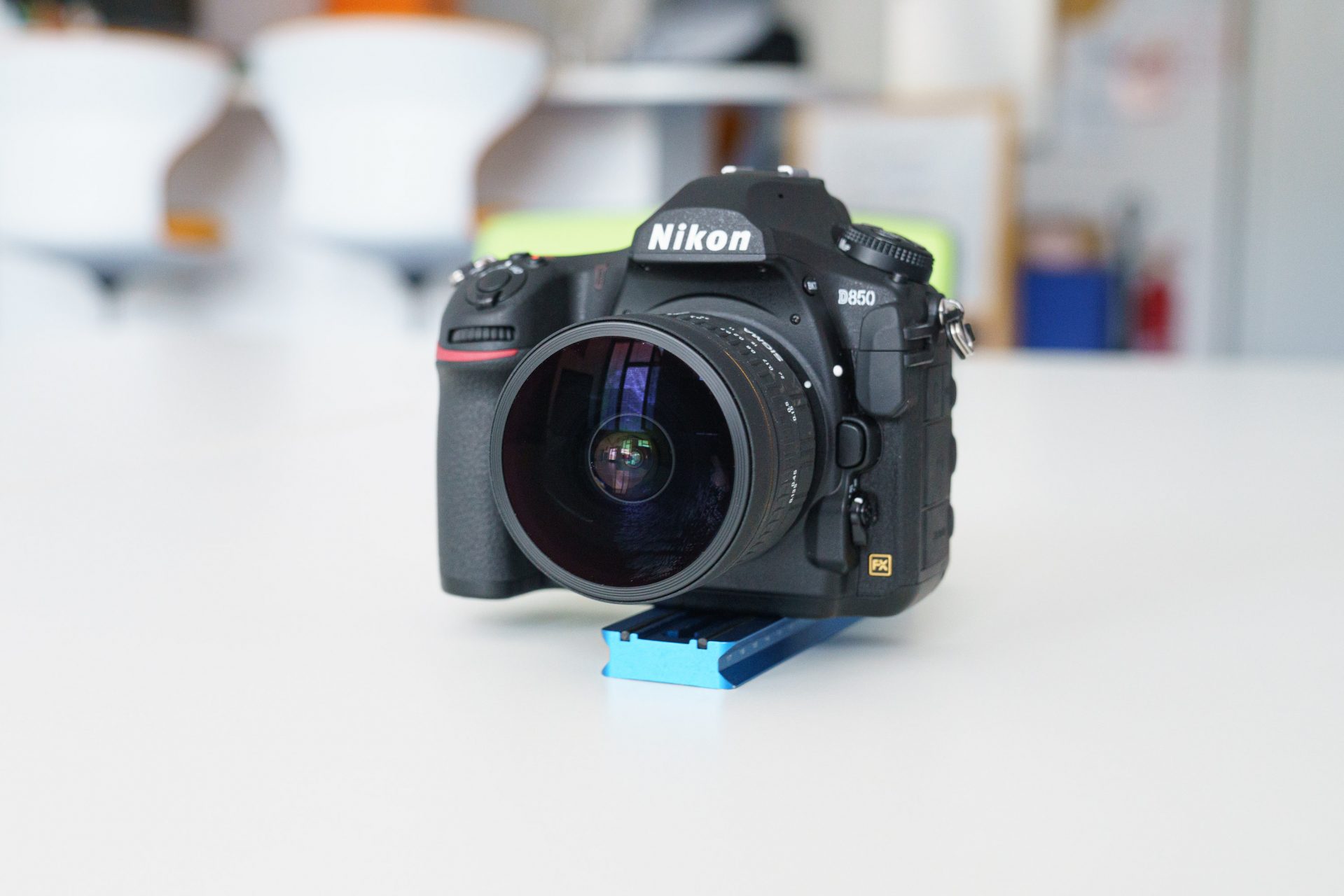 Nikon Spiegelreflexkamera mit Fischaugenobjektiv