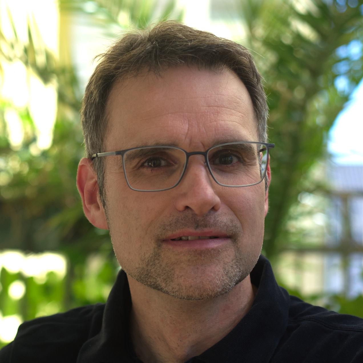 Dr. Thomas Bröker