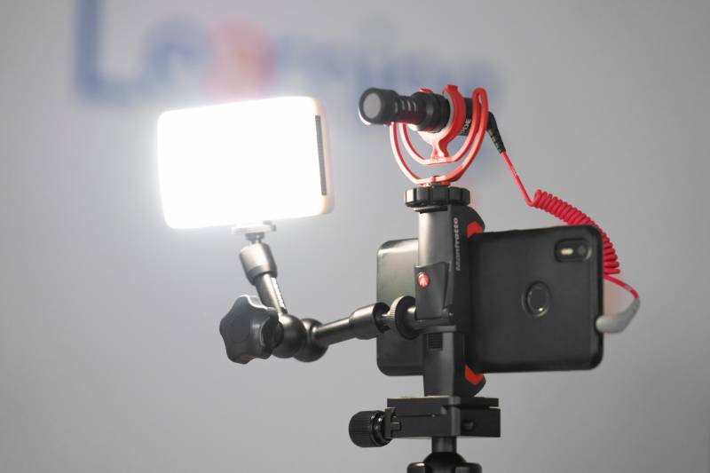 smartphone-set.jpg smartphone-set.jpg